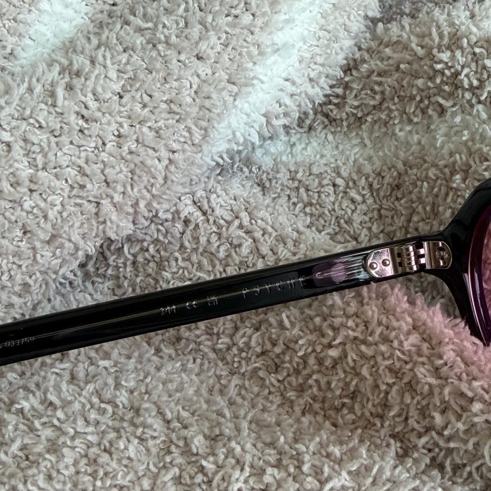 AKILA Psyche Sunglasses (Black/Pink)